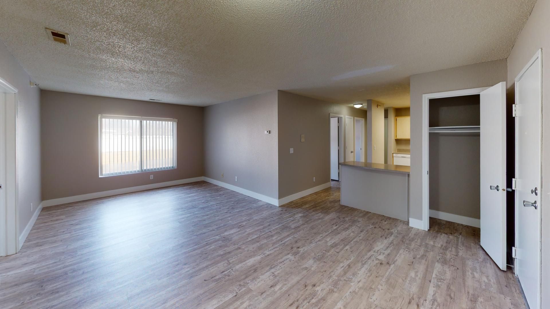 York Apartment: 1201 S. Hutchins Ave