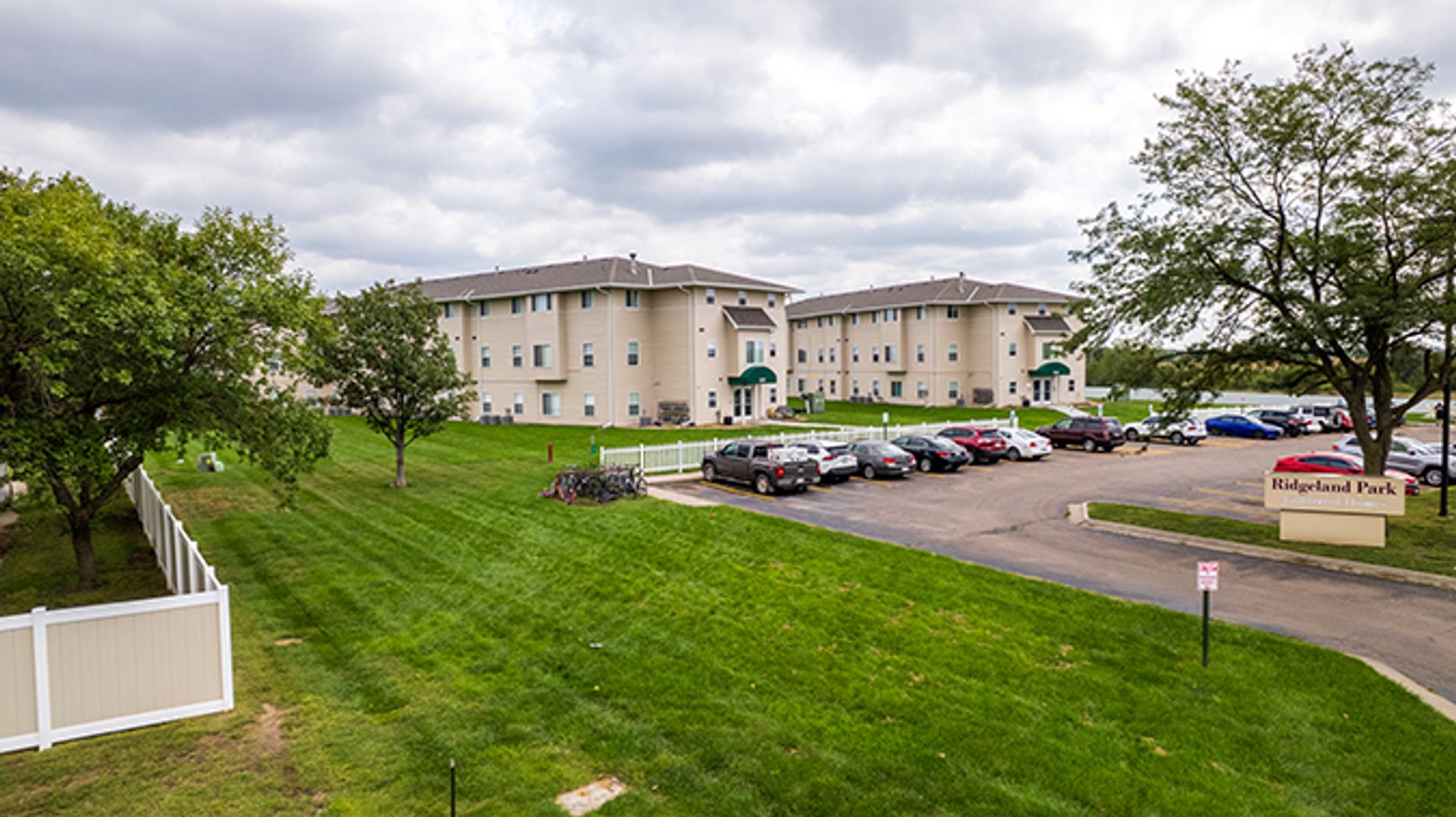 York Apartment: 1241 S. Hutchins Ave