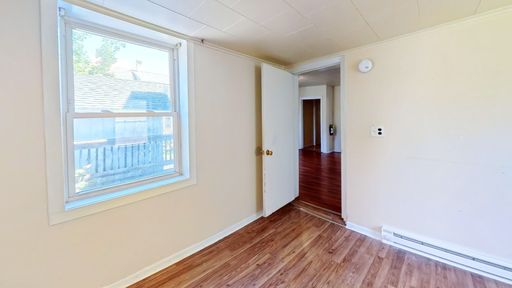 Listing photo thumbnail
