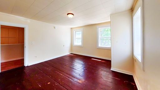 Listing photo thumbnail