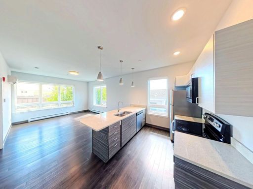 Luxury 1 bedroom, heat, hot water, and internet included (City Lights #201)