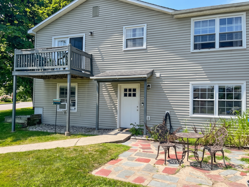 Spacious 3-Bedroom Apartment with 1-Month Free Rent