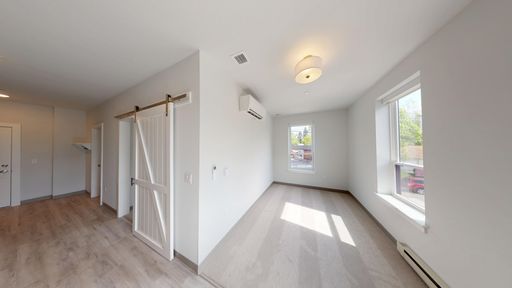 Listing photo thumbnail