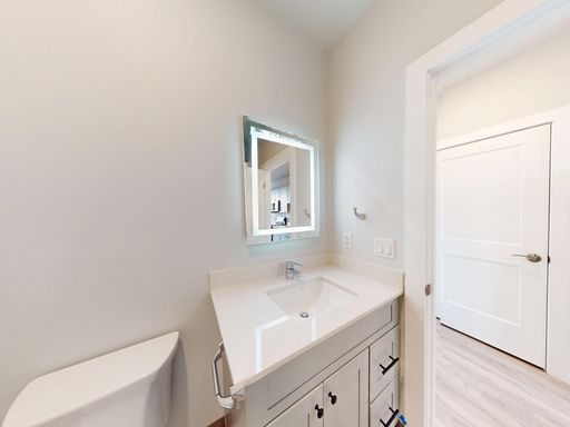 Listing photo thumbnail
