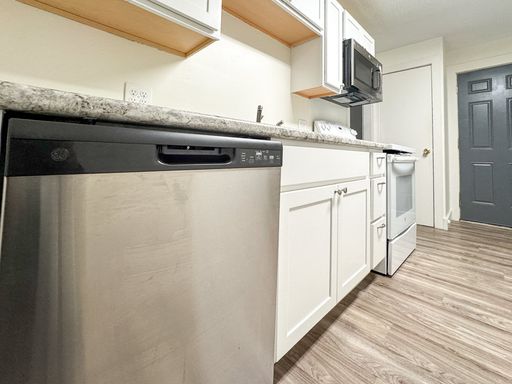 Listing photo thumbnail