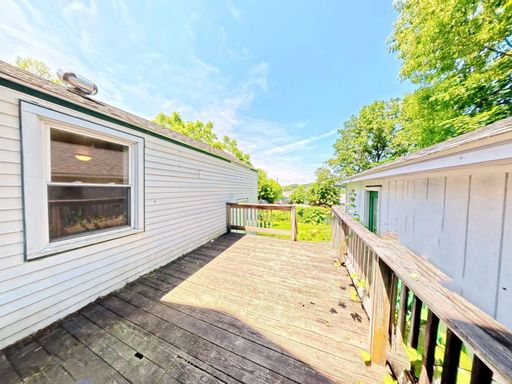 Listing photo thumbnail