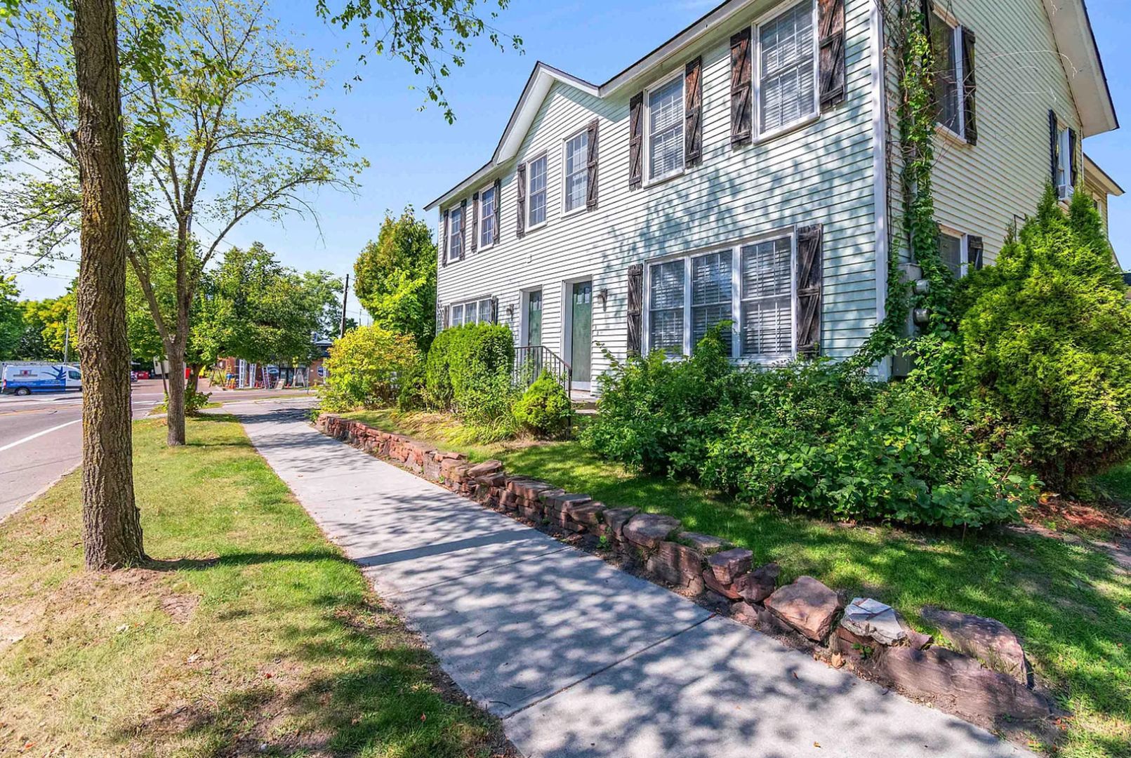 Burlington Apartment: 30-32 Sherman St