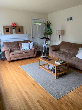 Listing photo thumbnail