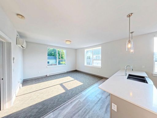 The Ellington at City Lofts — Sunlit Corner 1-Bedroom · 1-Month Free Rent (City Lofts #206)