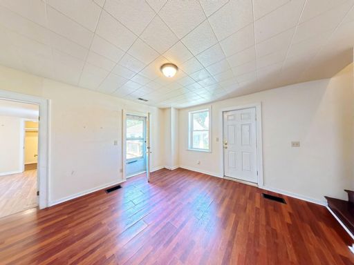 Listing photo thumbnail
