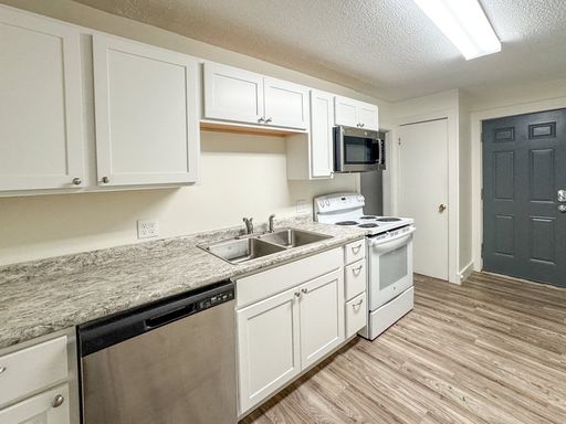 Listing photo thumbnail