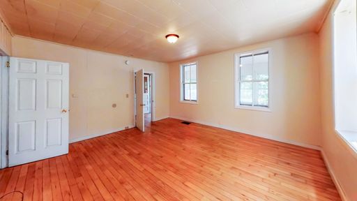 Listing photo thumbnail