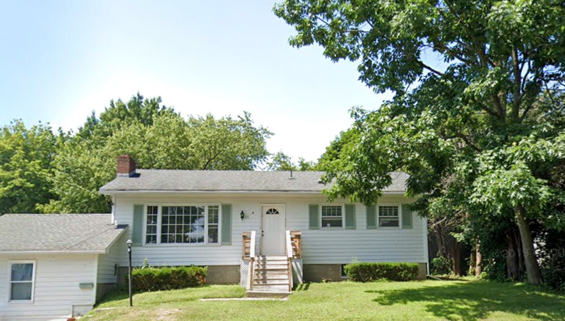 South Burlington House: 29 East Terrace