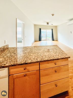 Listing photo thumbnail