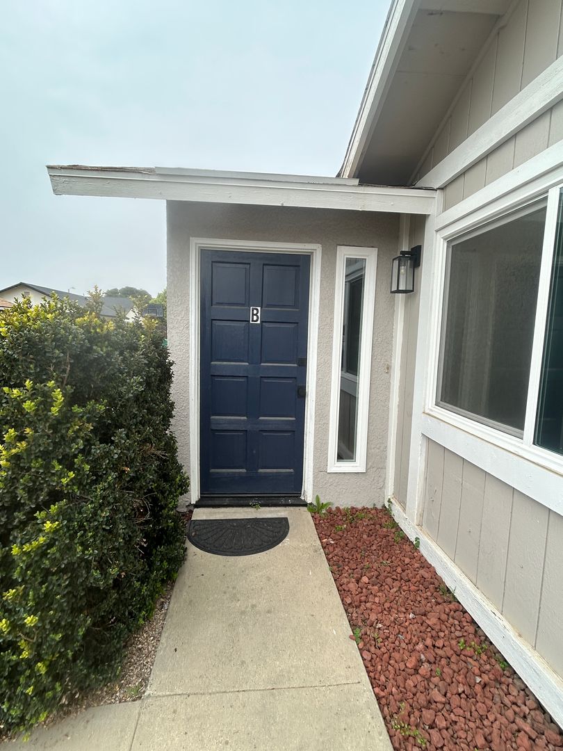 Porterville Apartment: 900 Lavida Lane