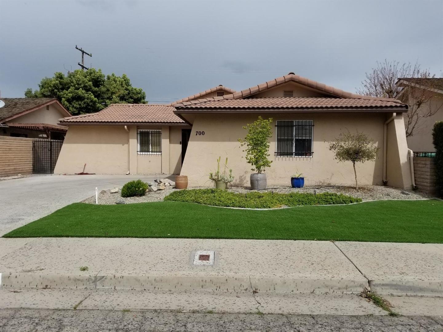 Porterville House: 700 W. Fairhaven