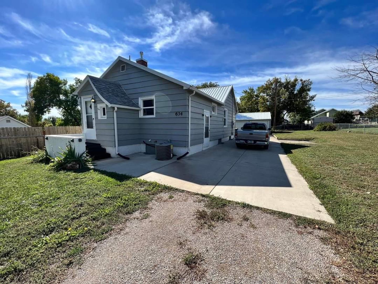 Black Eagle Apartment: 634 23rd St NE