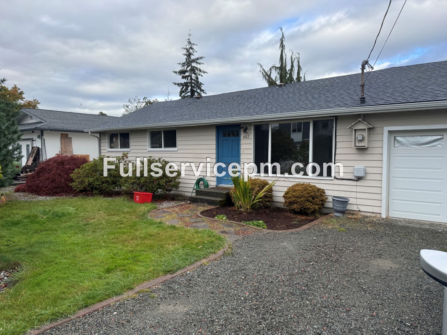 Everett House: 607 106th Pl SW