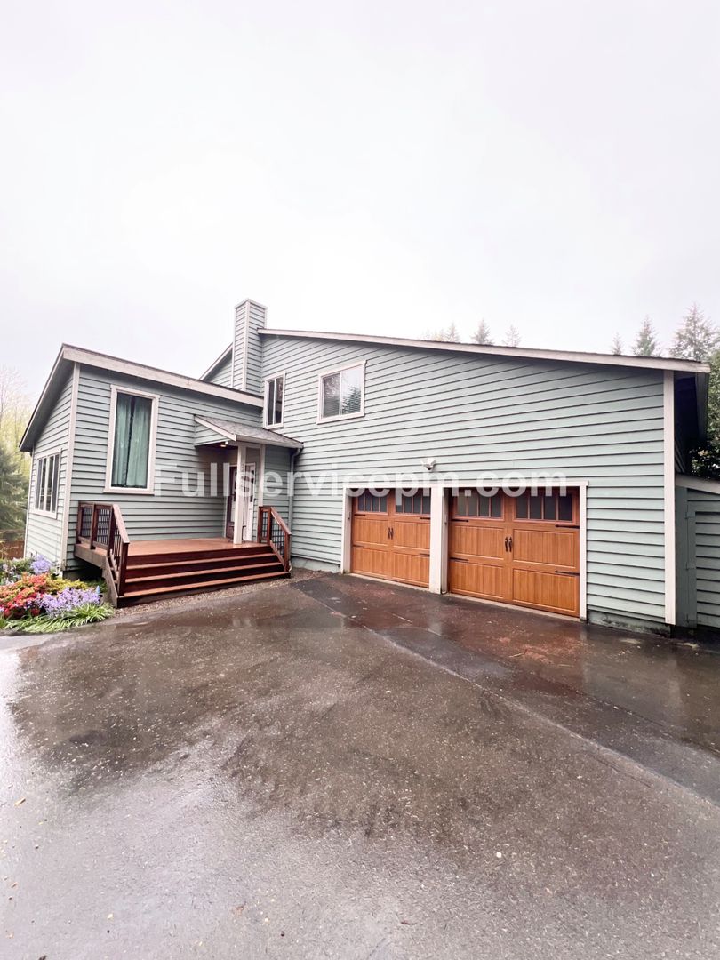 Woodinville Apartment: 24226 75th Ave SE, #A-C