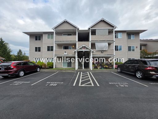 2nd Floor Large Condo Near Boeing. – photo 1
