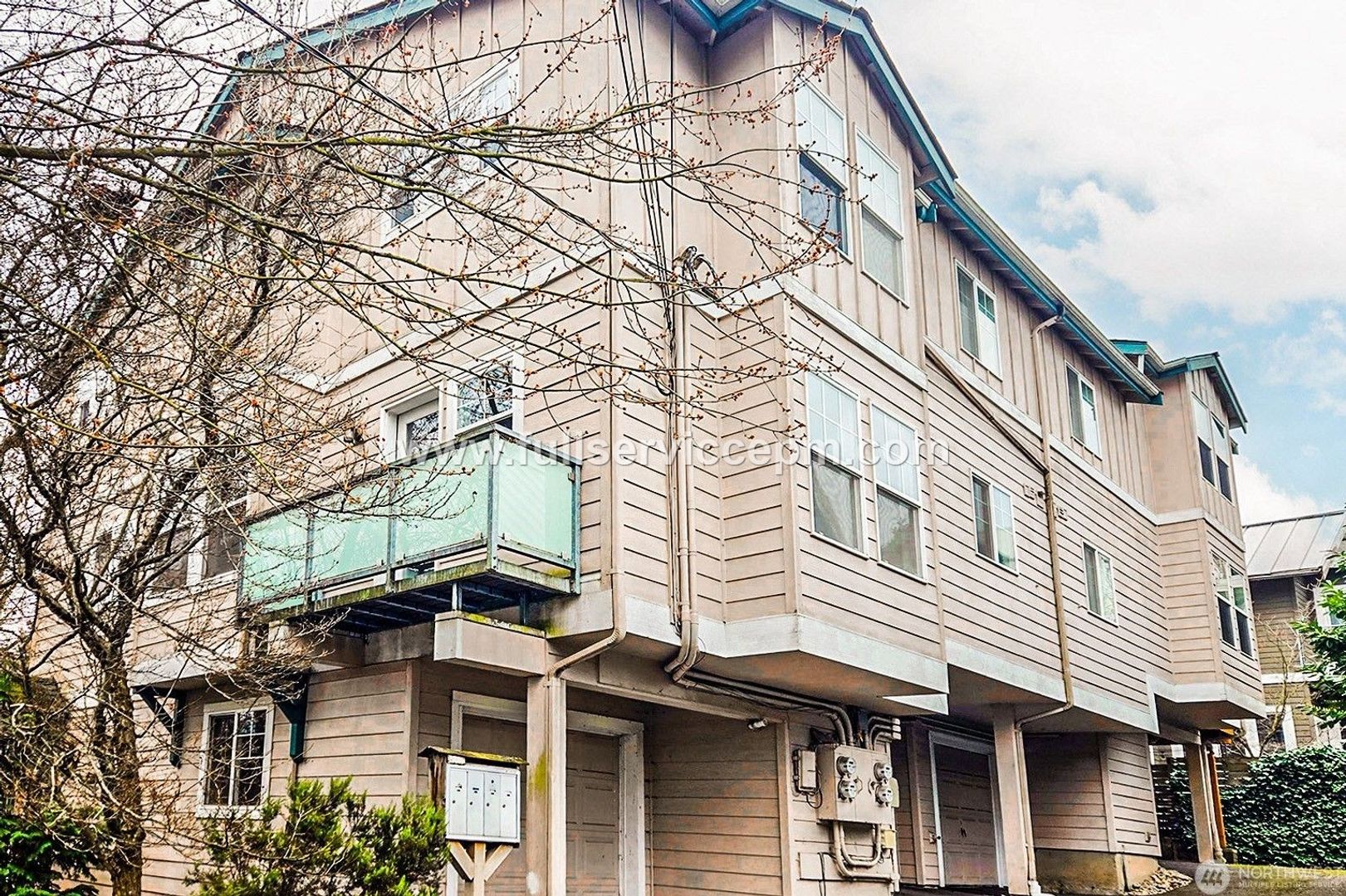 Seattle Condo: 1920 E Union St #104