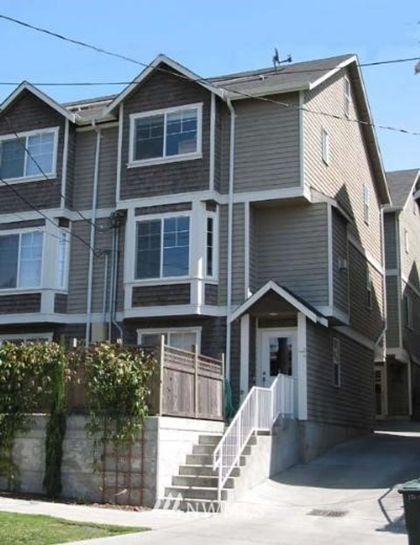 Seattle Townhome: 162A 15th Ave