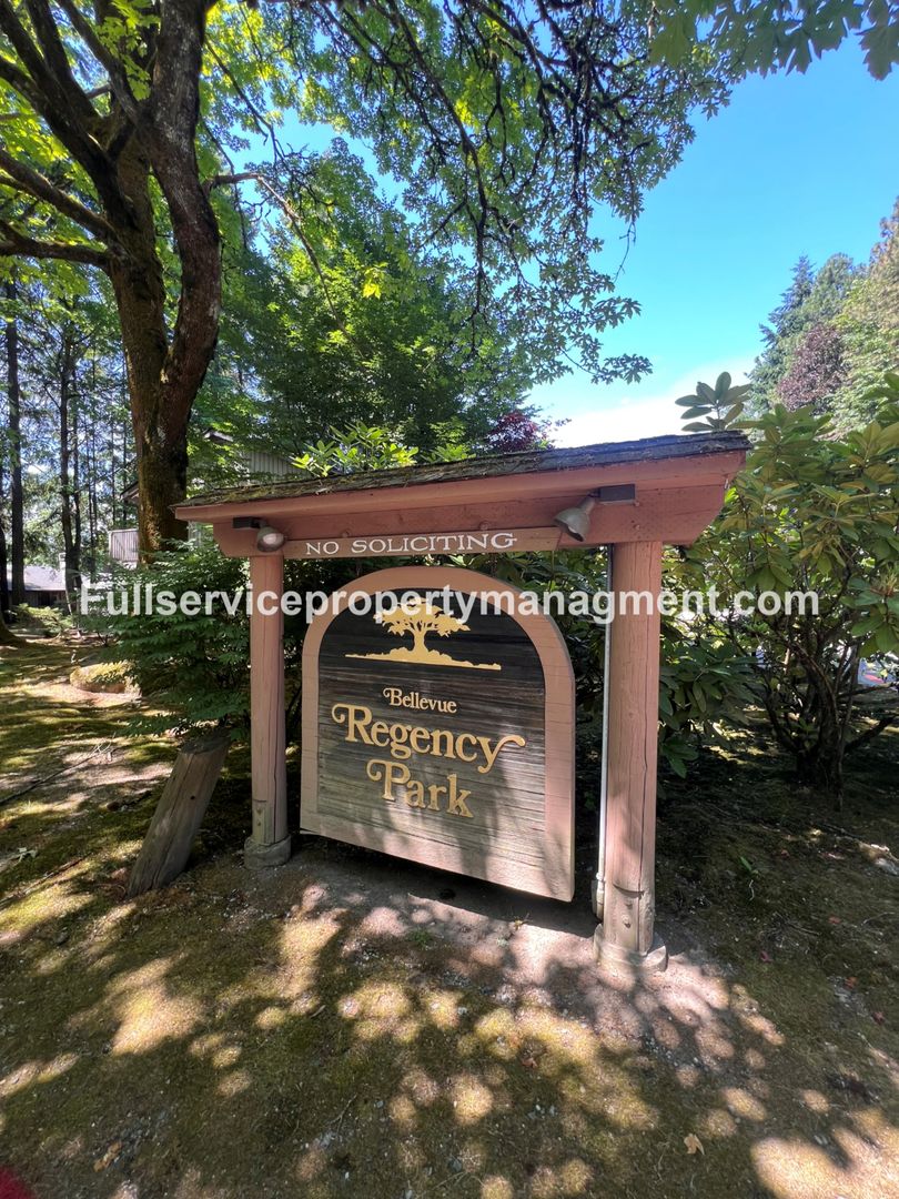 Bellevue Condo: 4135 145th Avenue NE