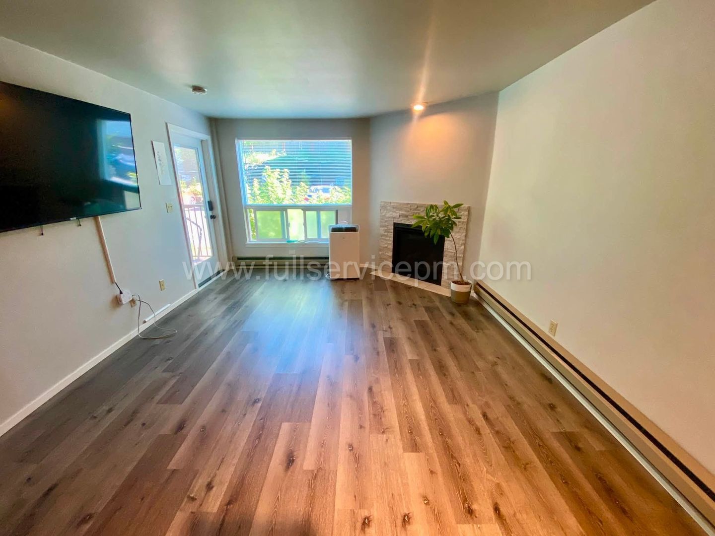 9416 1st Ave NE APT 108, Seattle, WA 98115 10 of 12