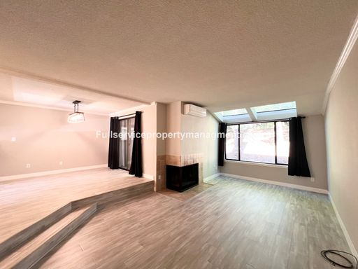 Spacious and bright Bellevue condo with AC in every room! – photo 1