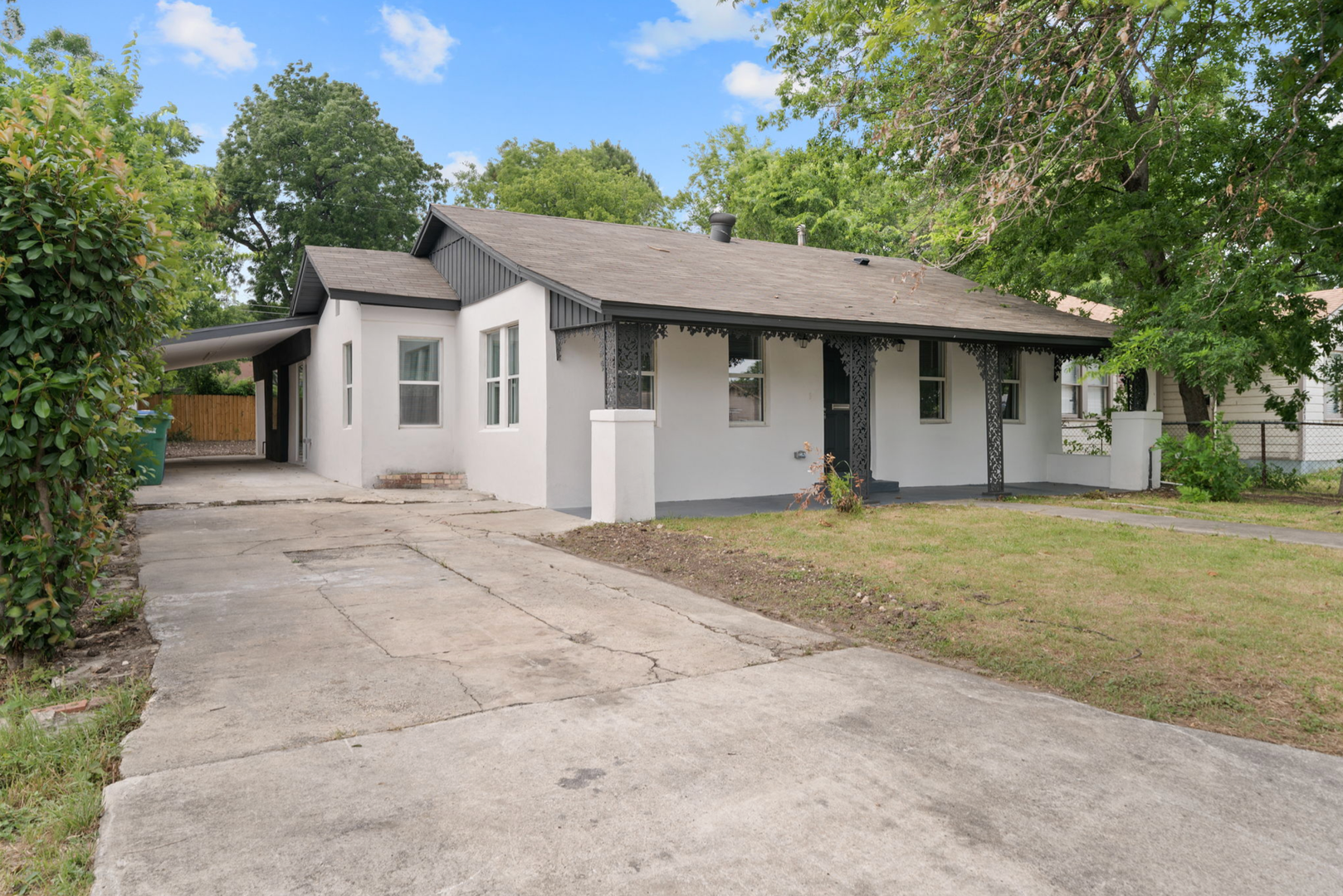 San Antonio House: 1627 W Mariposa