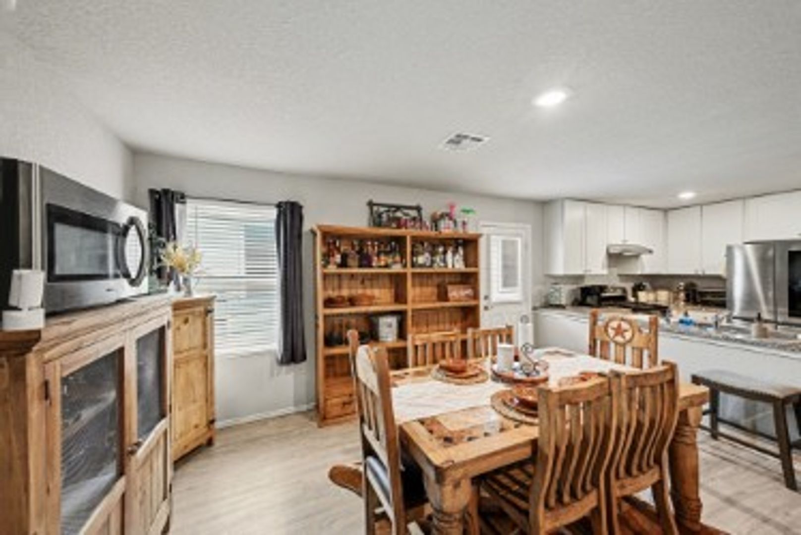 San Antonio House: 13450 Ashworth Blvd