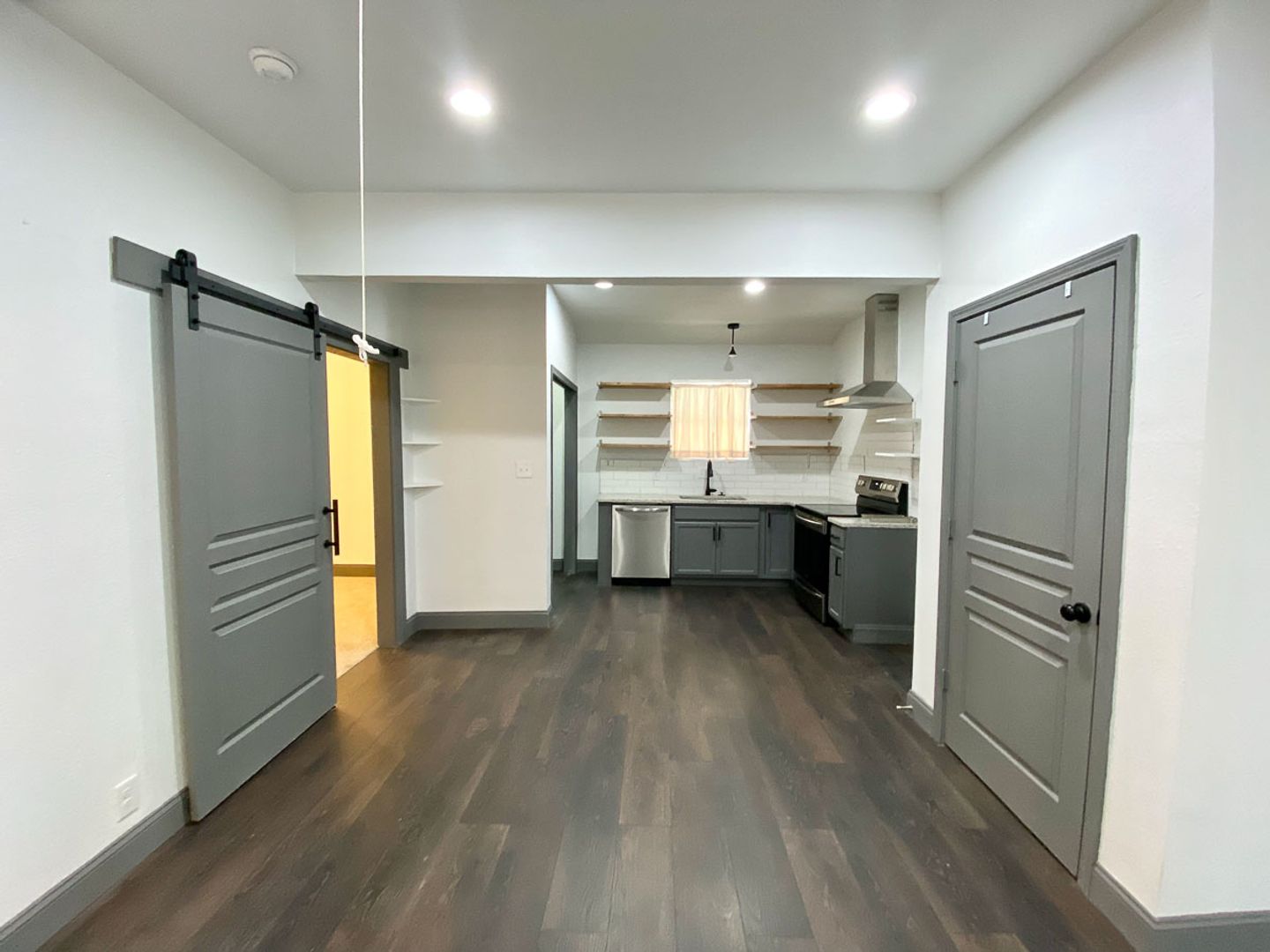 San Antonio House: 828 Dakota