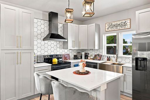 BRAND NEW 2 BD | 2.5 BA With 2 Car Garage MINUTES FROM THE HISTORIC PEARL! – photo 1