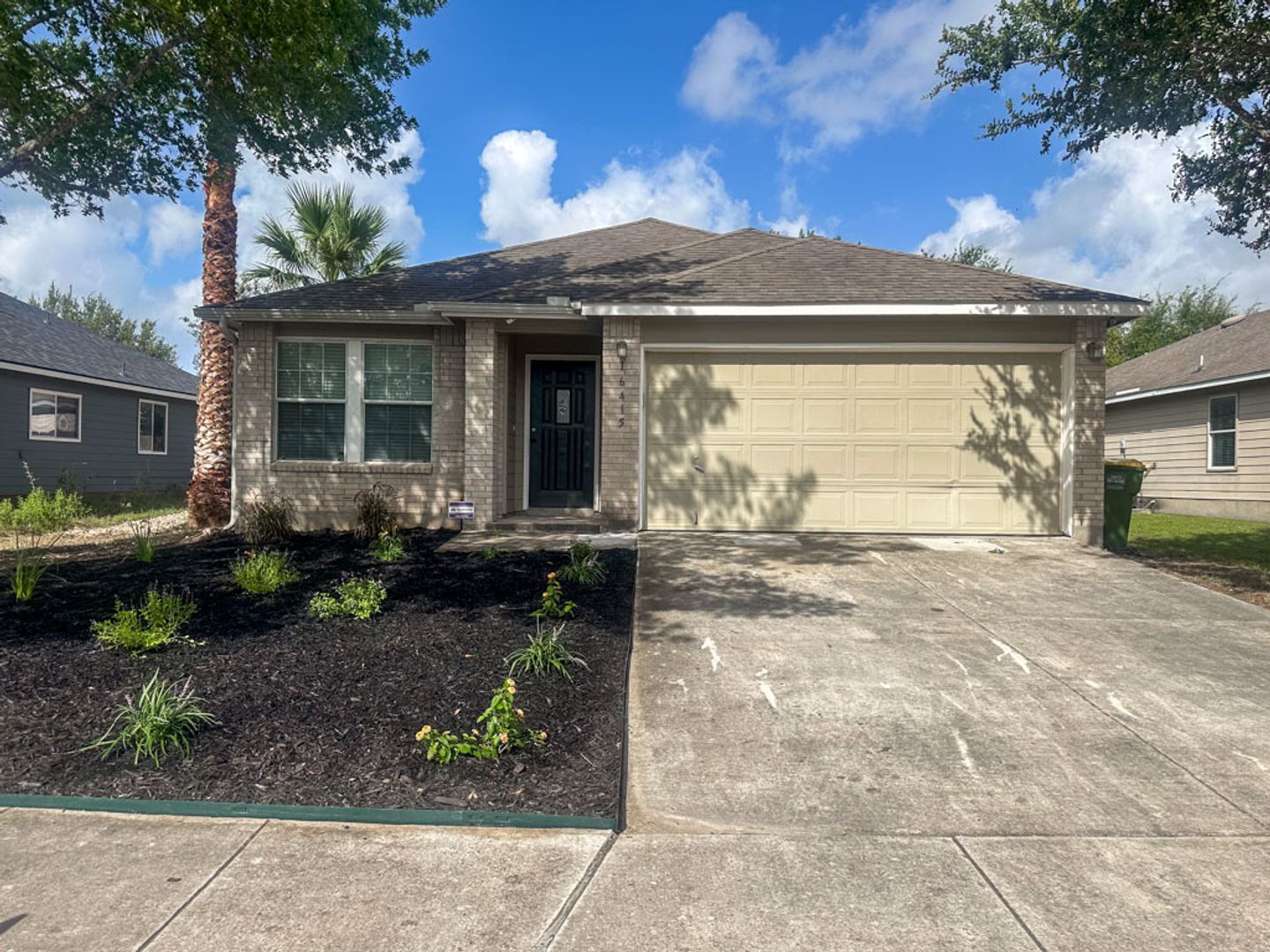 Selma House: 16415 Colts Bay