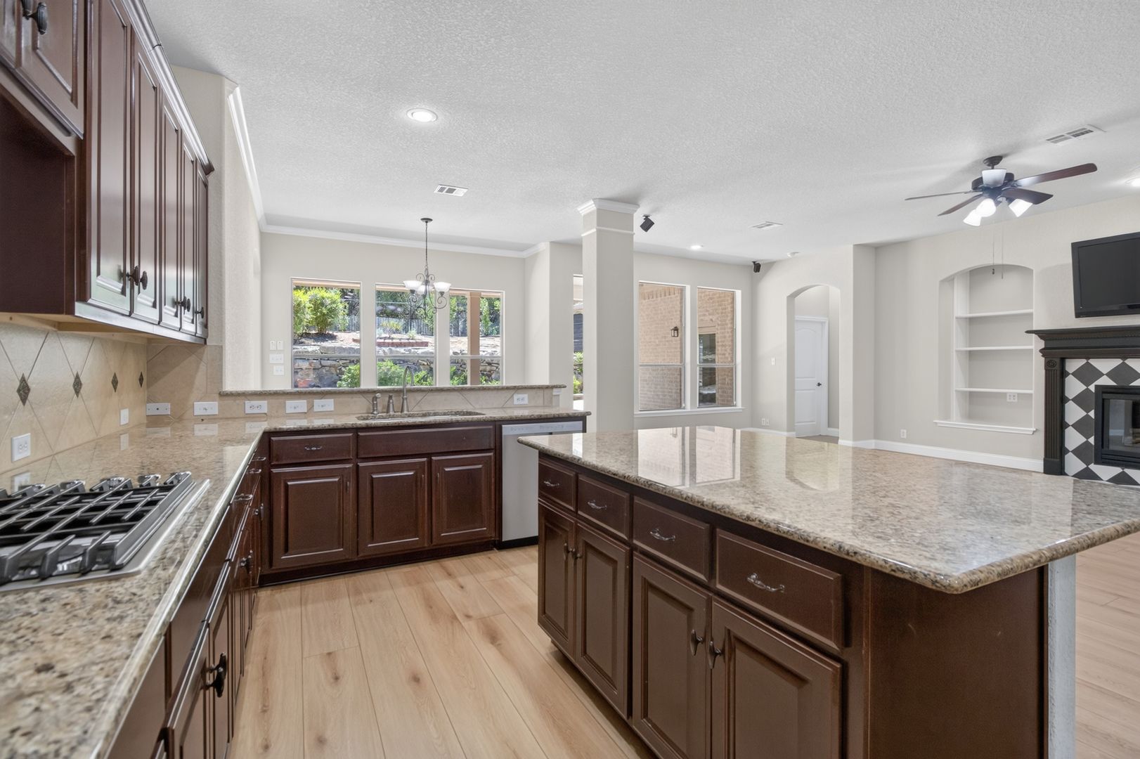 San Antonio House: 18910 Honey Mesquite