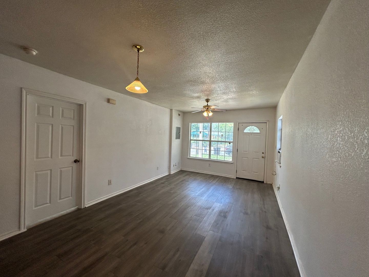San Antonio House: 319 Noria St