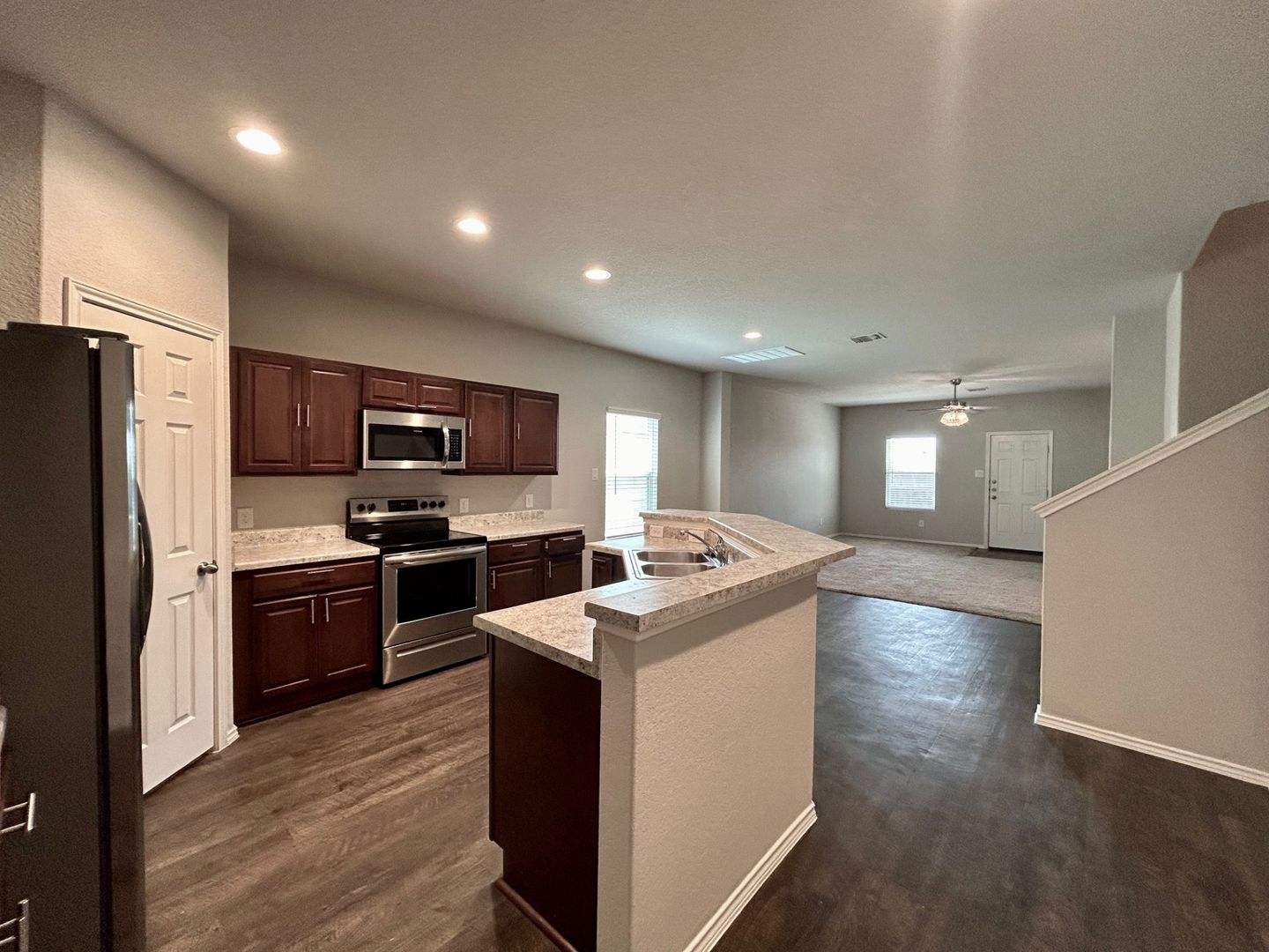 Converse House: 7122 Mesa Cliffs