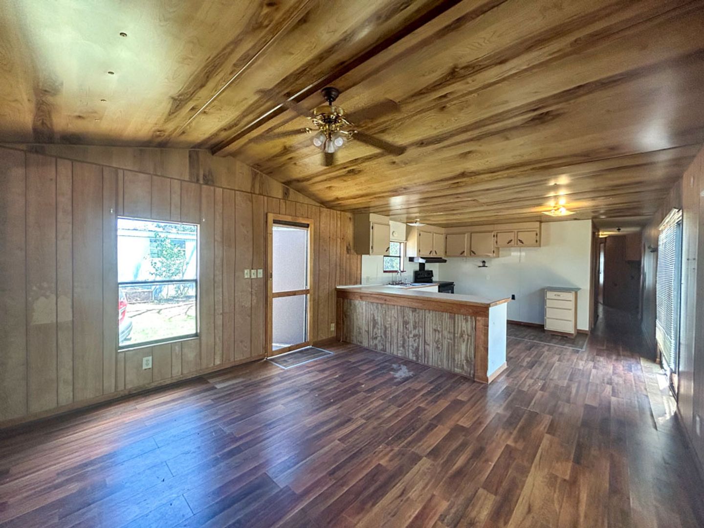 Seguin House: 441 Tschoepe Rd