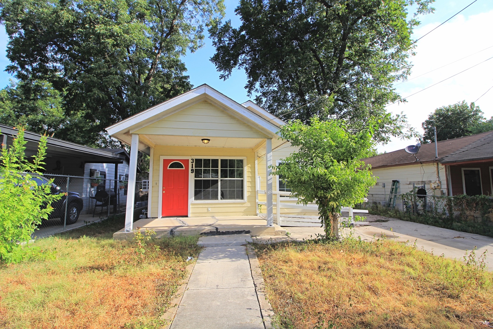 San Antonio House: 319 Noria St