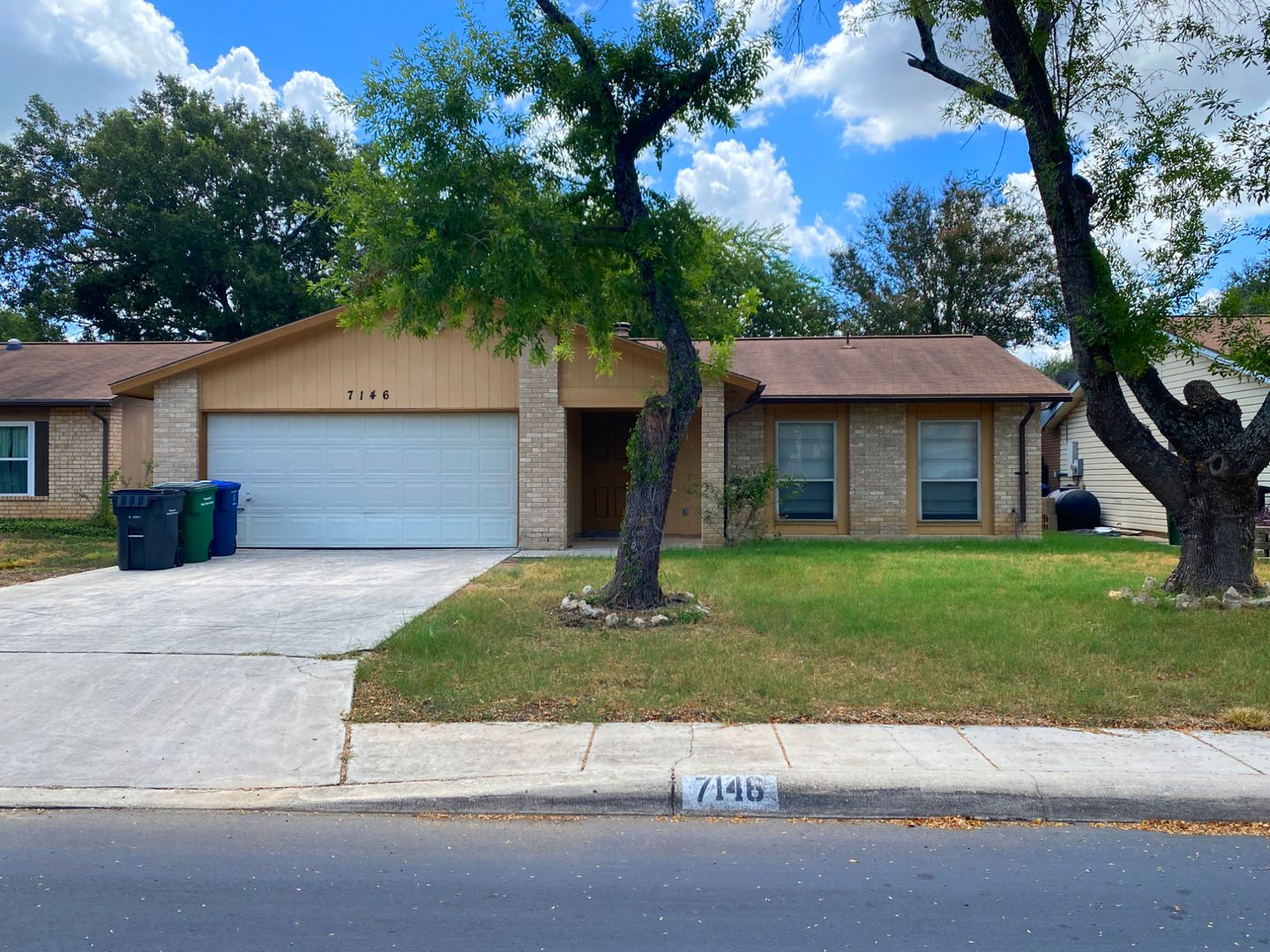 San Antonio House: 7146 Spring Grove