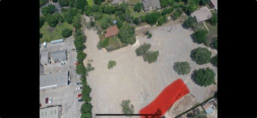 Retention pond with area 130' x 50" – photo 1