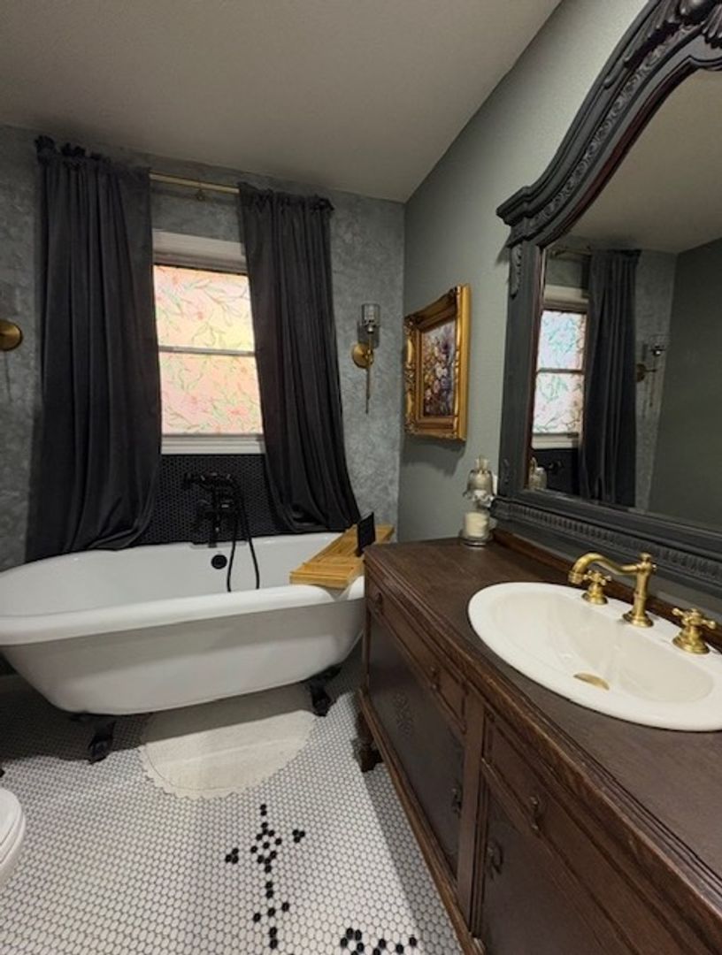 San Antonio House: 4515 Allegheny Dr