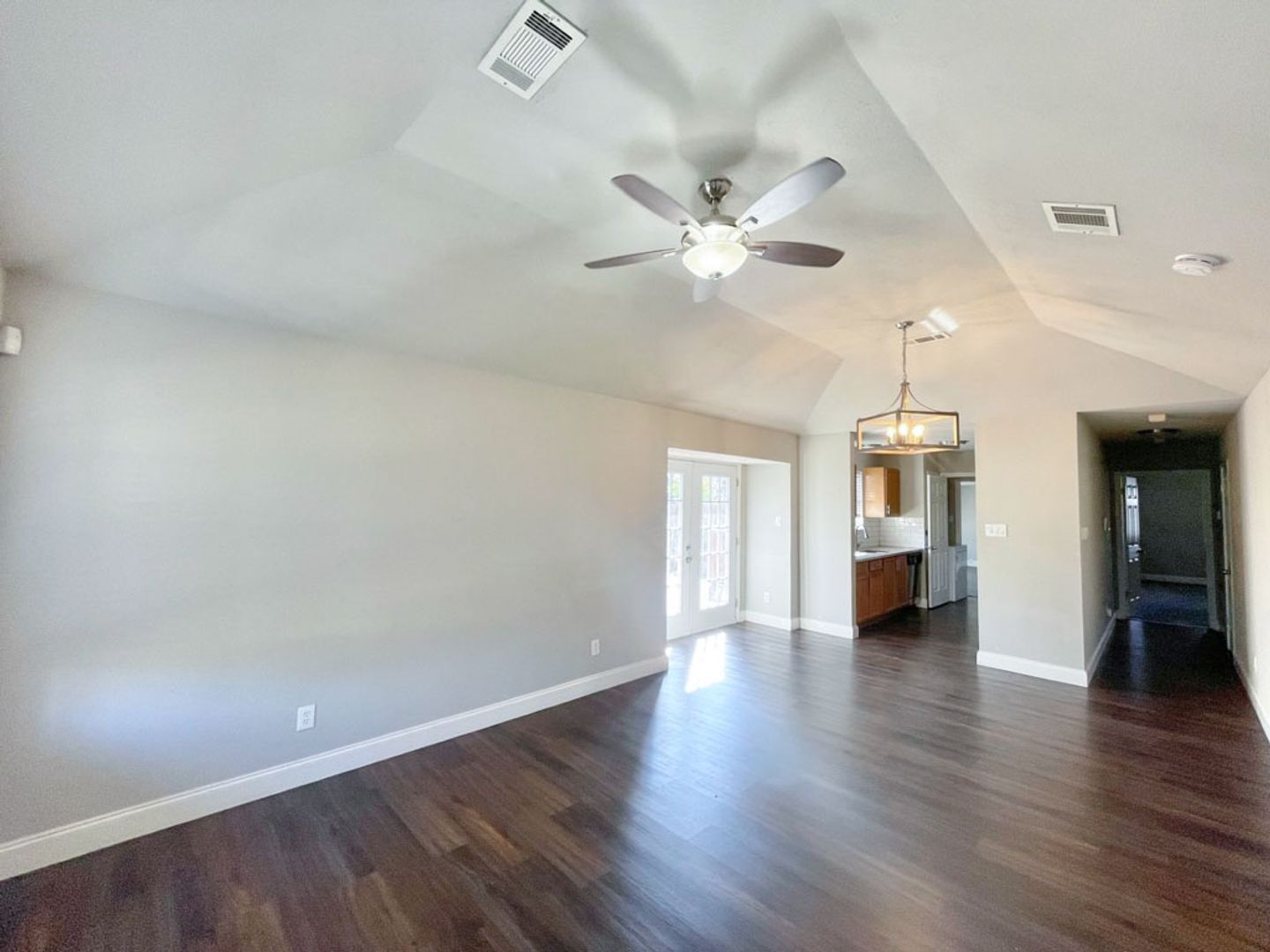 San Antonio House: 310 Channing Ave