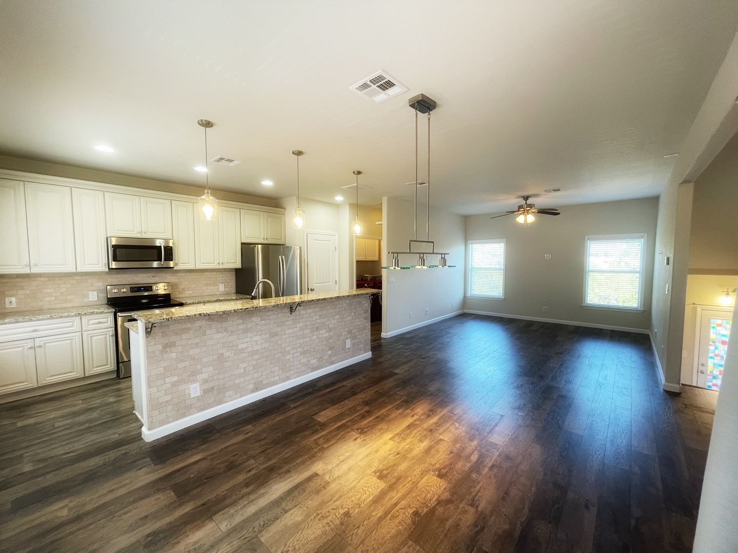 Canyon Lake House: 1889 Windmere