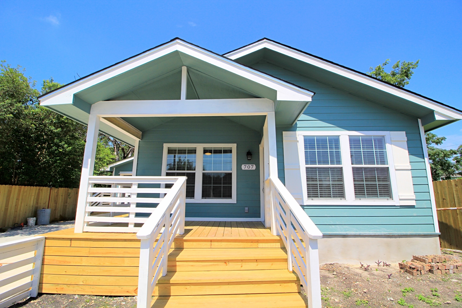San Antonio House: 707 S Olive 101