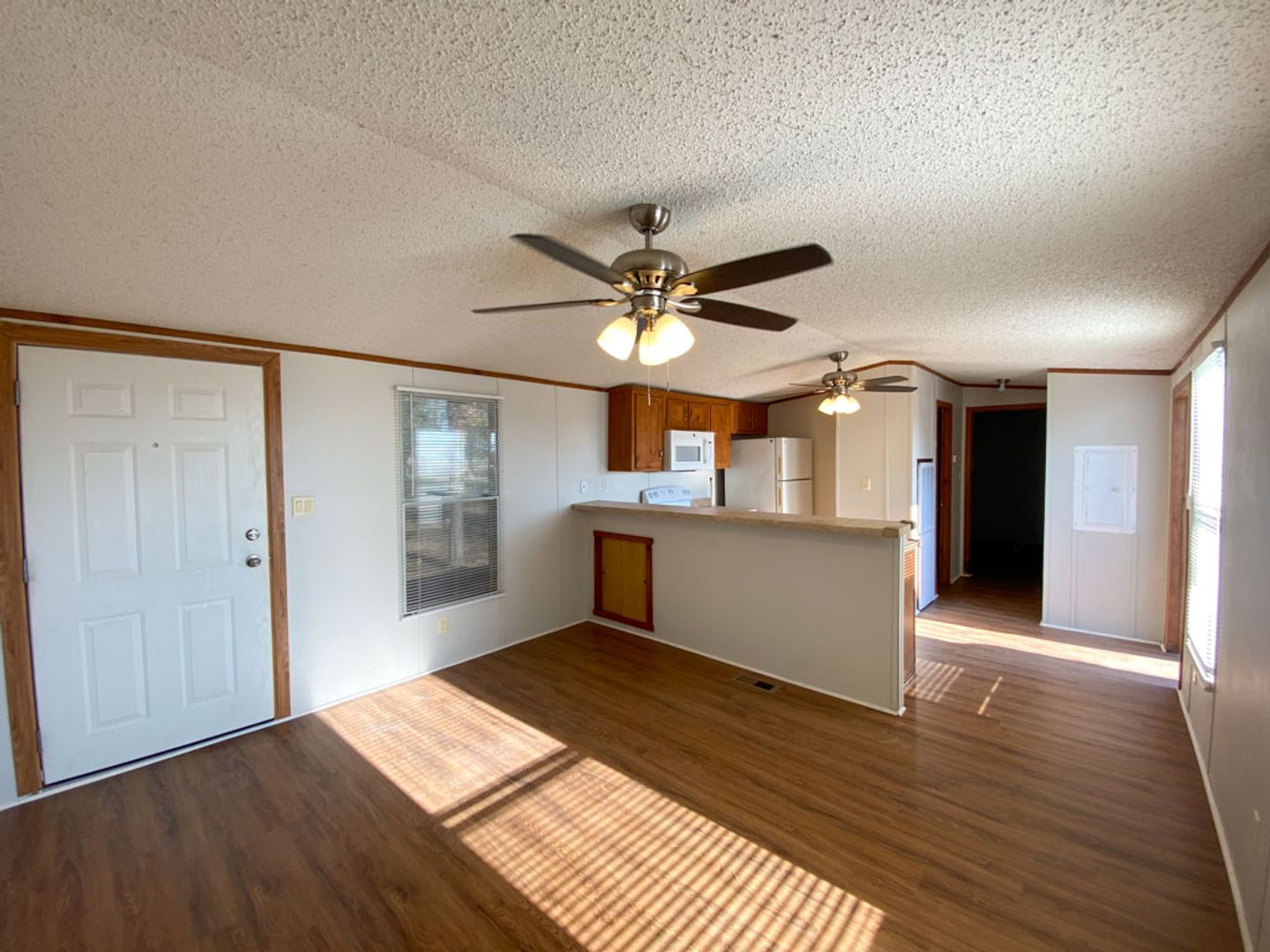 Seguin Apartment: 590 Glag Ln