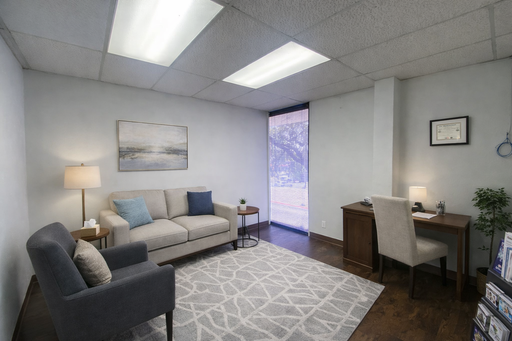 Perfect Small Business Office Space – photo 1
