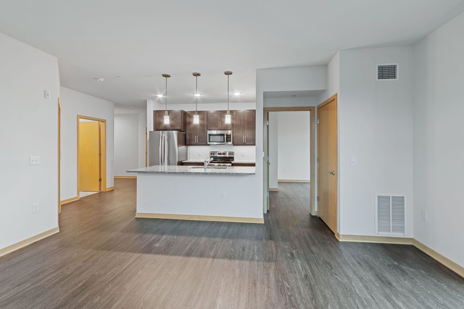 Madison Apartment: 1121 South Park Street