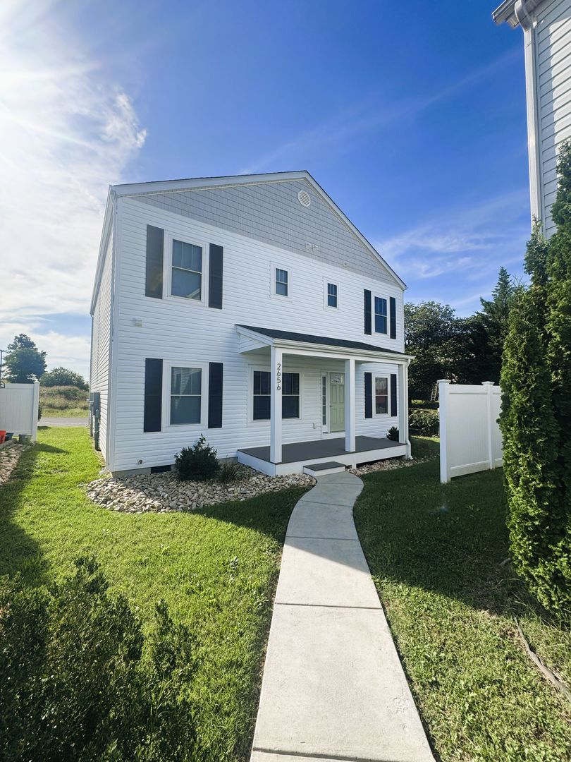 Rockingham House: 2656 Greenport Drive