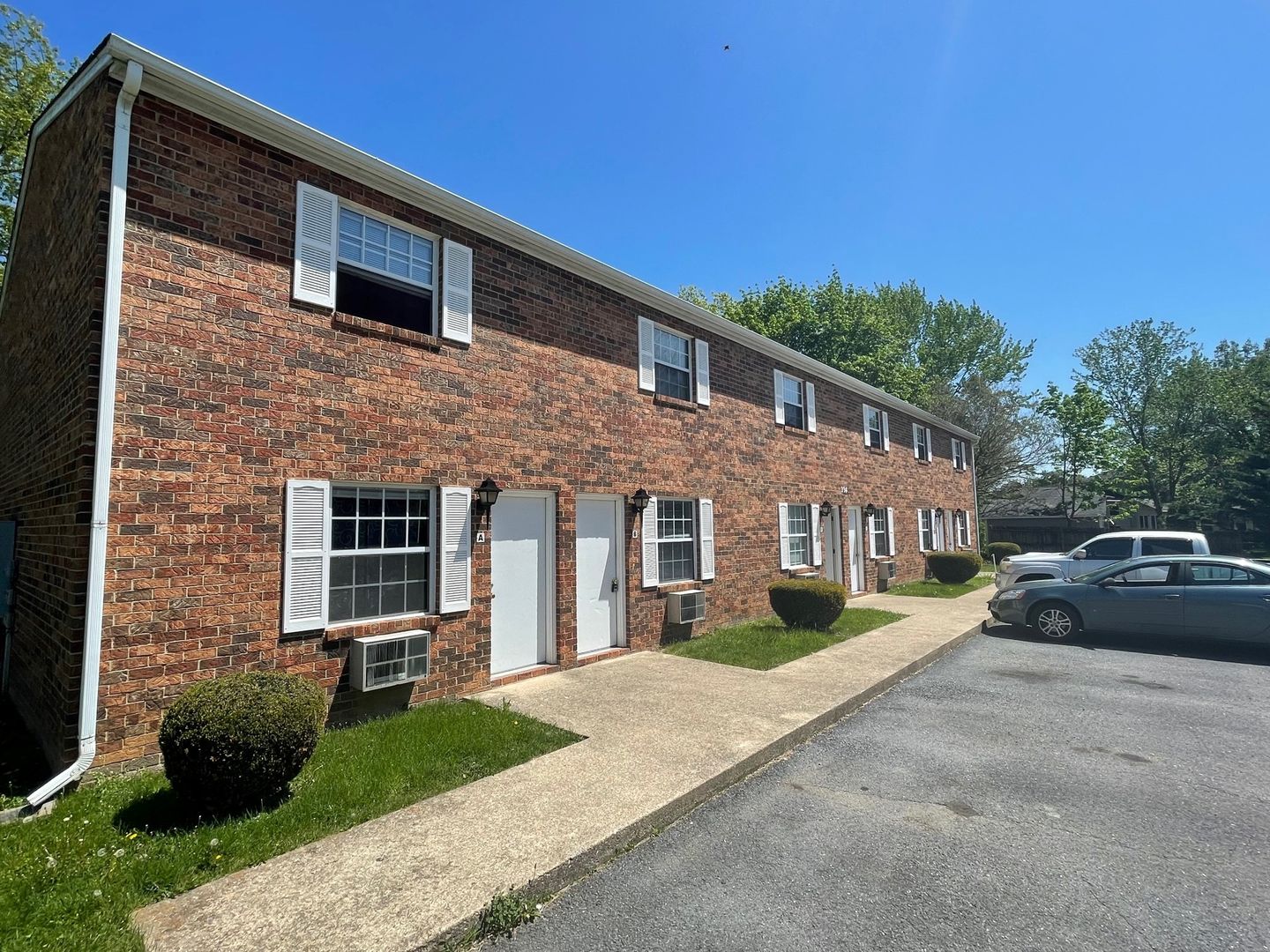 Harrisonburg Apartment: 990 Chicago Avenue